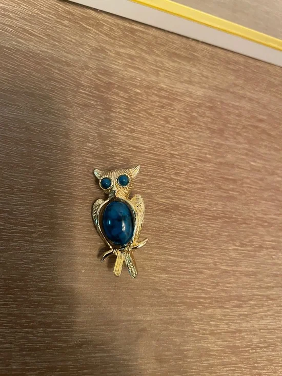 Artisan Gold-Tone Owl Brooch with Deep Blue Cabochons - Picture 6 of 7